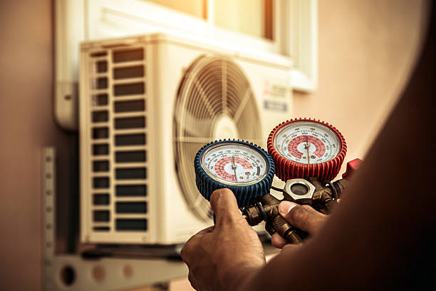 Professional Ac Installation technician working in Bartlett, TX